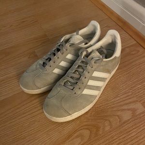 Adidas light grey suede Gazelle Sneakers